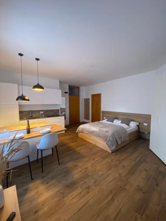 Ansitz Von Wohlgemuth Apartment ซาลอร์โน ภายนอก รูปภาพ