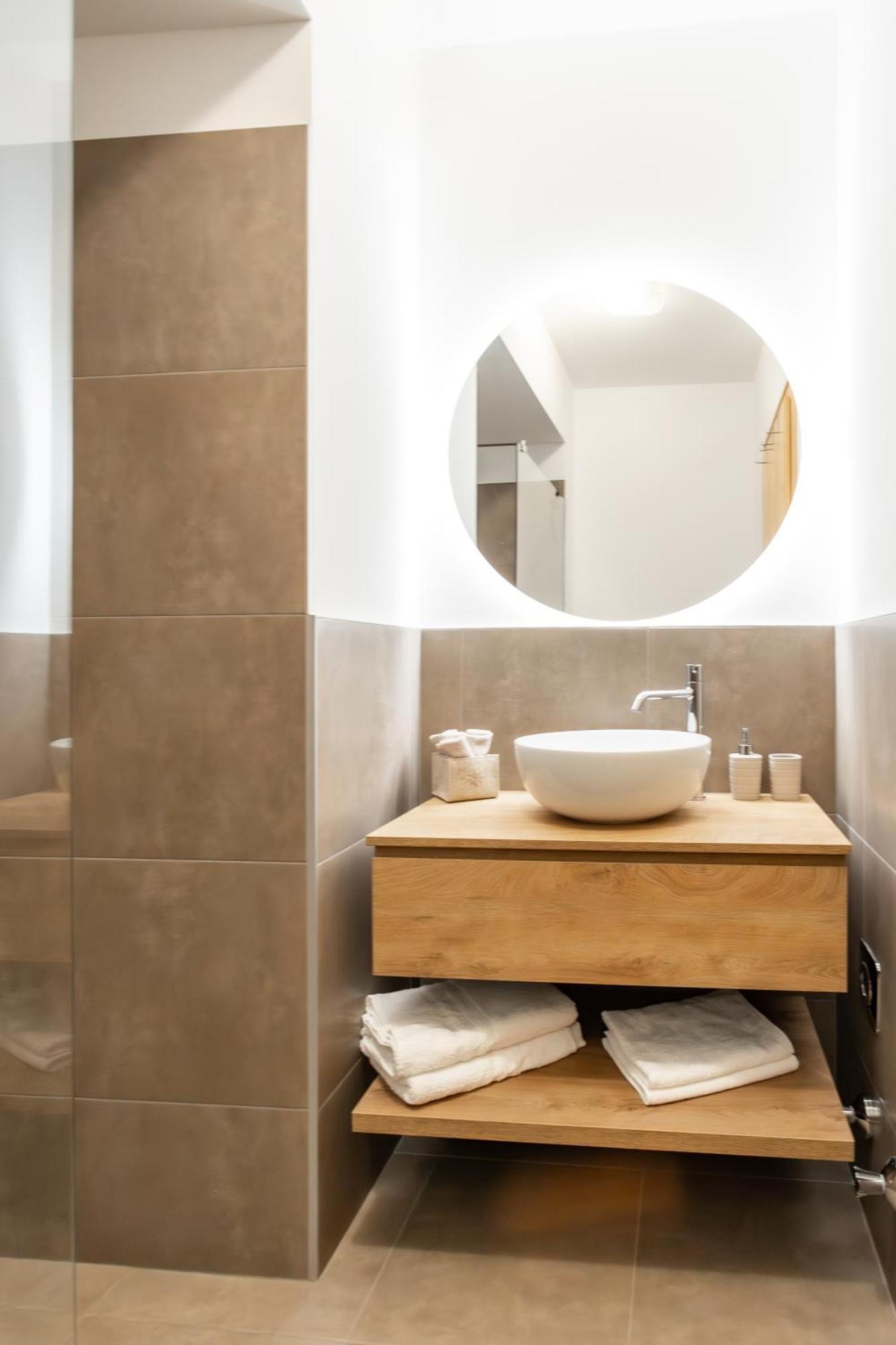 Ansitz Von Wohlgemuth Apartment ซาลอร์โน ภายนอก รูปภาพ