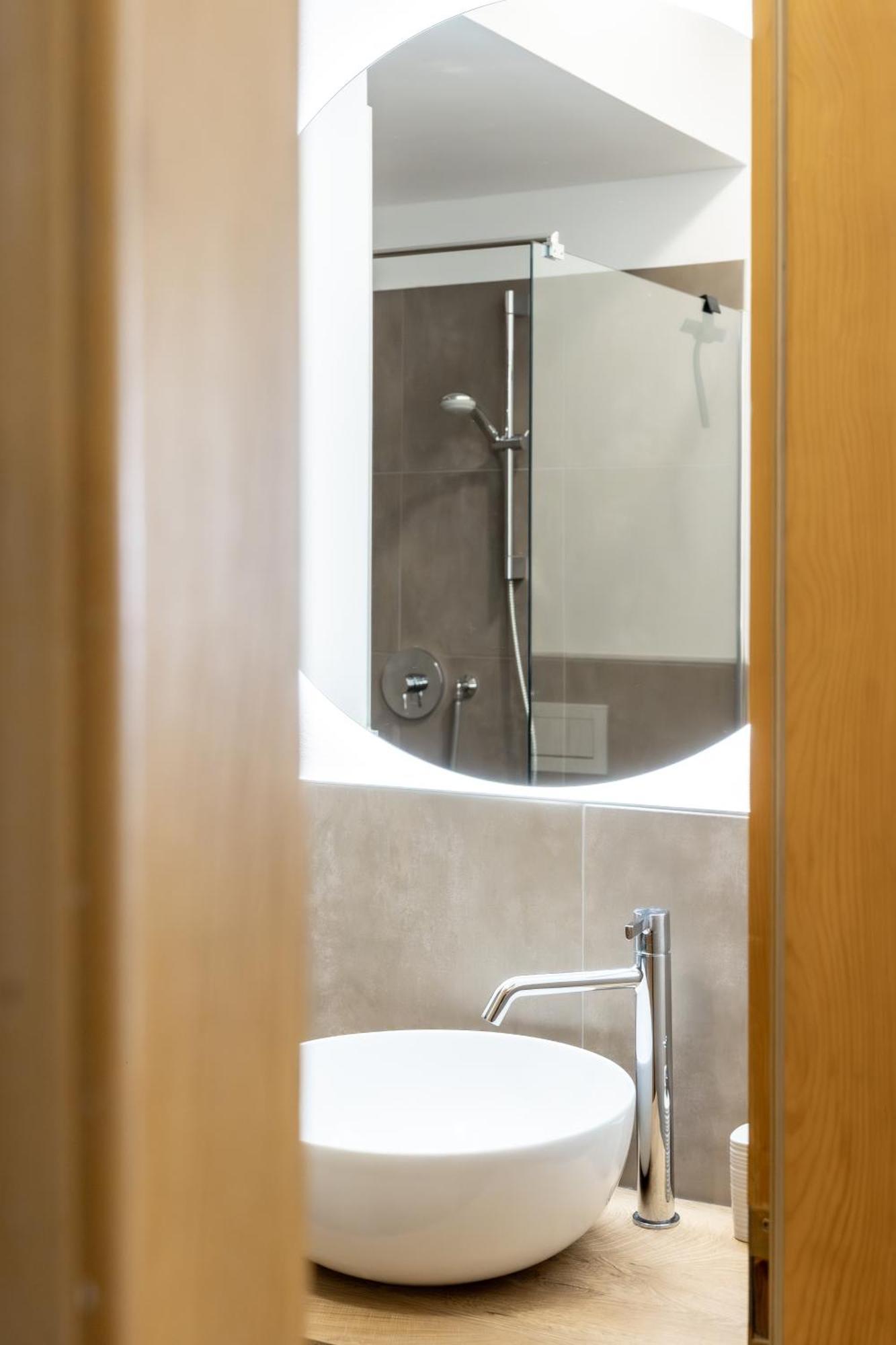 Ansitz Von Wohlgemuth Apartment ซาลอร์โน ภายนอก รูปภาพ