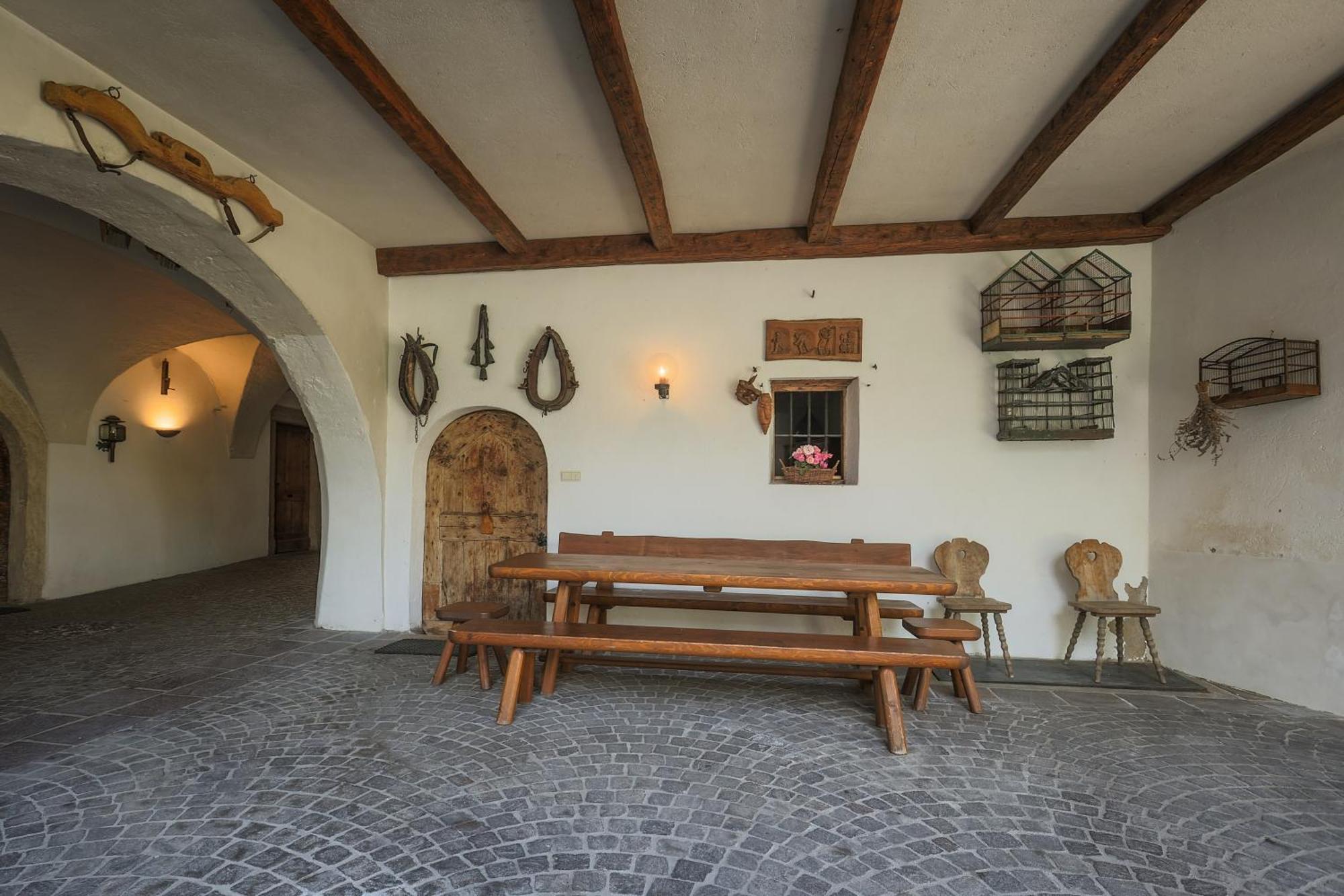 Ansitz Von Wohlgemuth Apartment ซาลอร์โน ภายนอก รูปภาพ