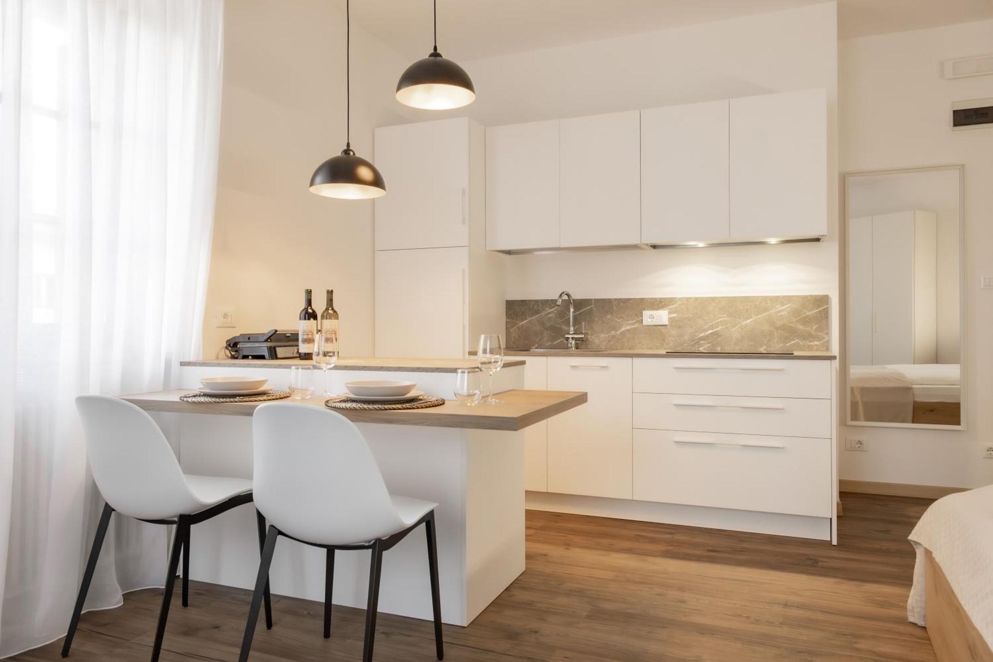 Ansitz Von Wohlgemuth Apartment ซาลอร์โน ภายนอก รูปภาพ