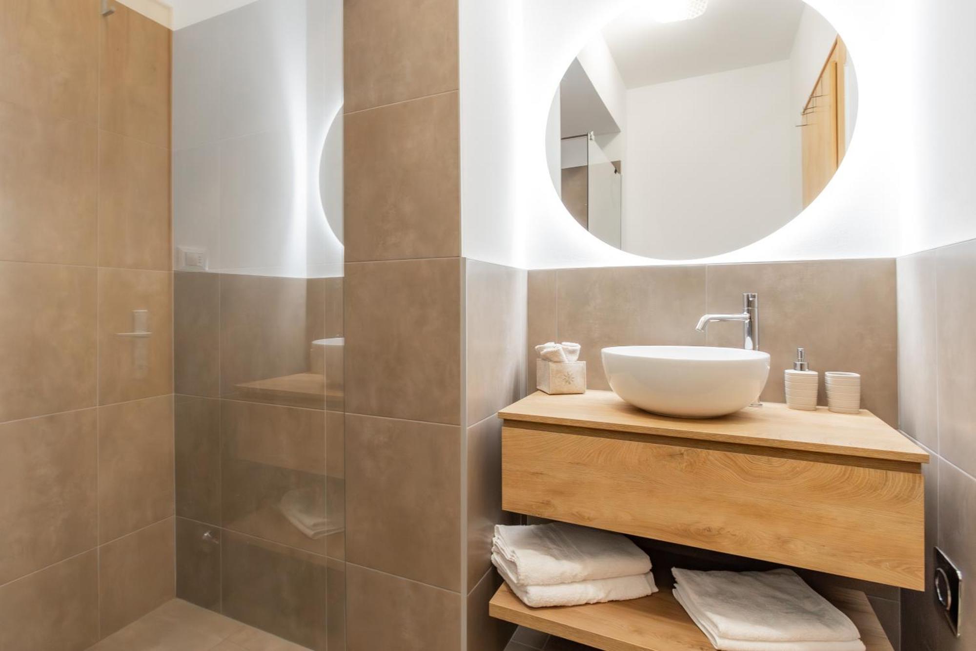 Ansitz Von Wohlgemuth Apartment ซาลอร์โน ภายนอก รูปภาพ
